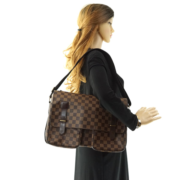 Pre-loved authentic Louis Vuitton Broadway Crossbody sale at jebwa.