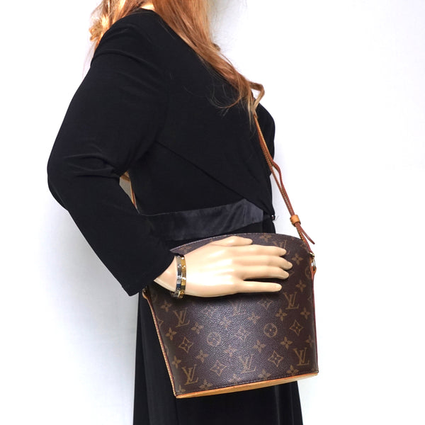 Pre-loved authentic Louis Vuitton Drouot Crossbody sale at jebwa