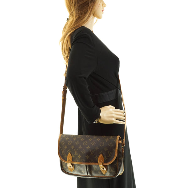 Louis Vuitton Gibeciere Mm