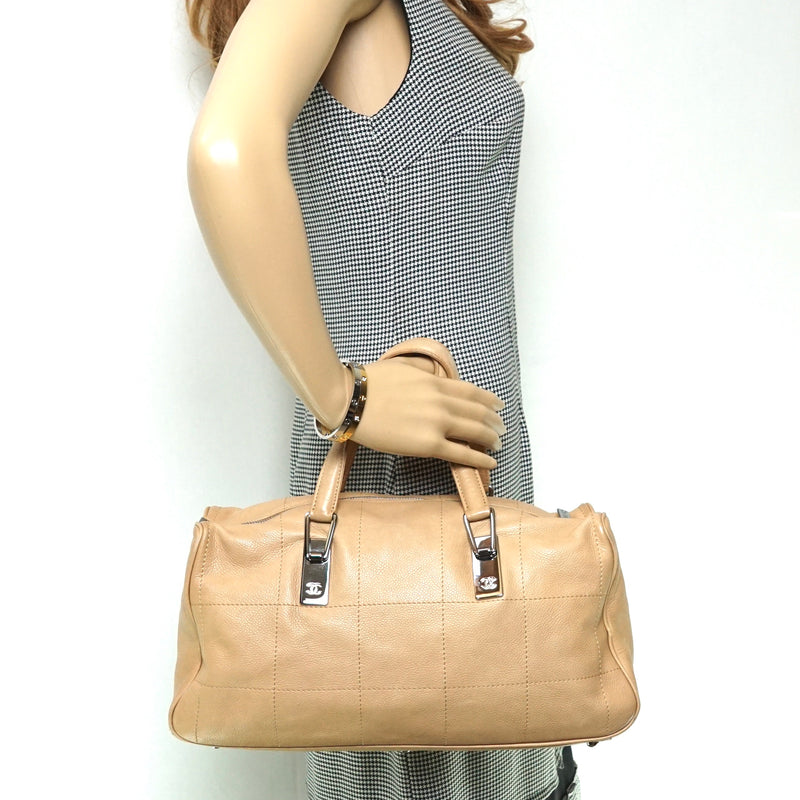 Pre-loved authentic Chanel Hand Bag Beige Cavier Skin sale at jebwa.